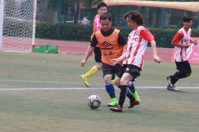 巴特勒35+19+10热火加时负活塞 骑士大胜篮网