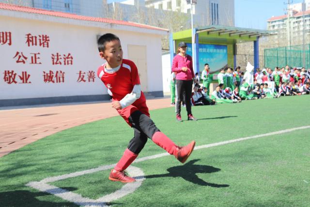 希尔德24分76人终结骑士9连胜 黄蜂力克步行者